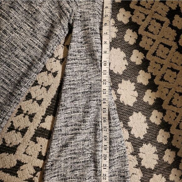 Banana Republic Bell Sleeve top Extra Small. - Picture 7 of 7